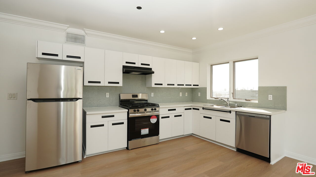 930 S Robertson Blvd Unit: 504