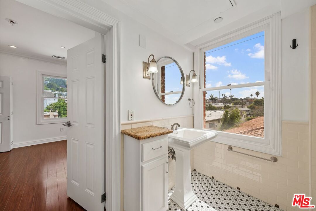 1236 N Flores St Unit: 203