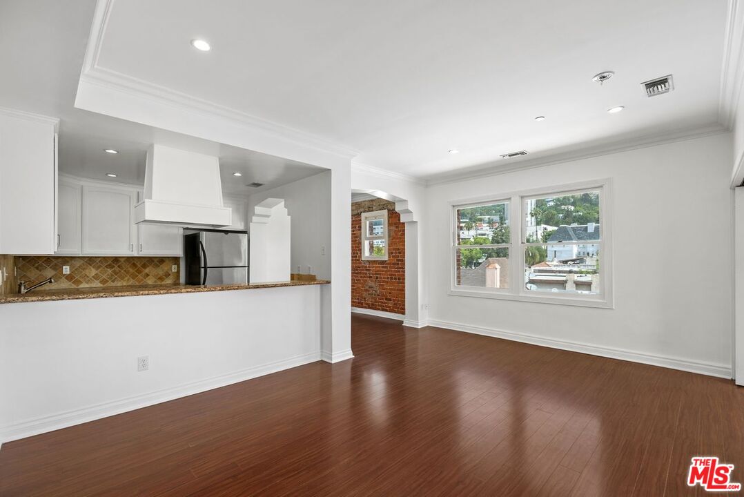 1236 N Flores St Unit: 203