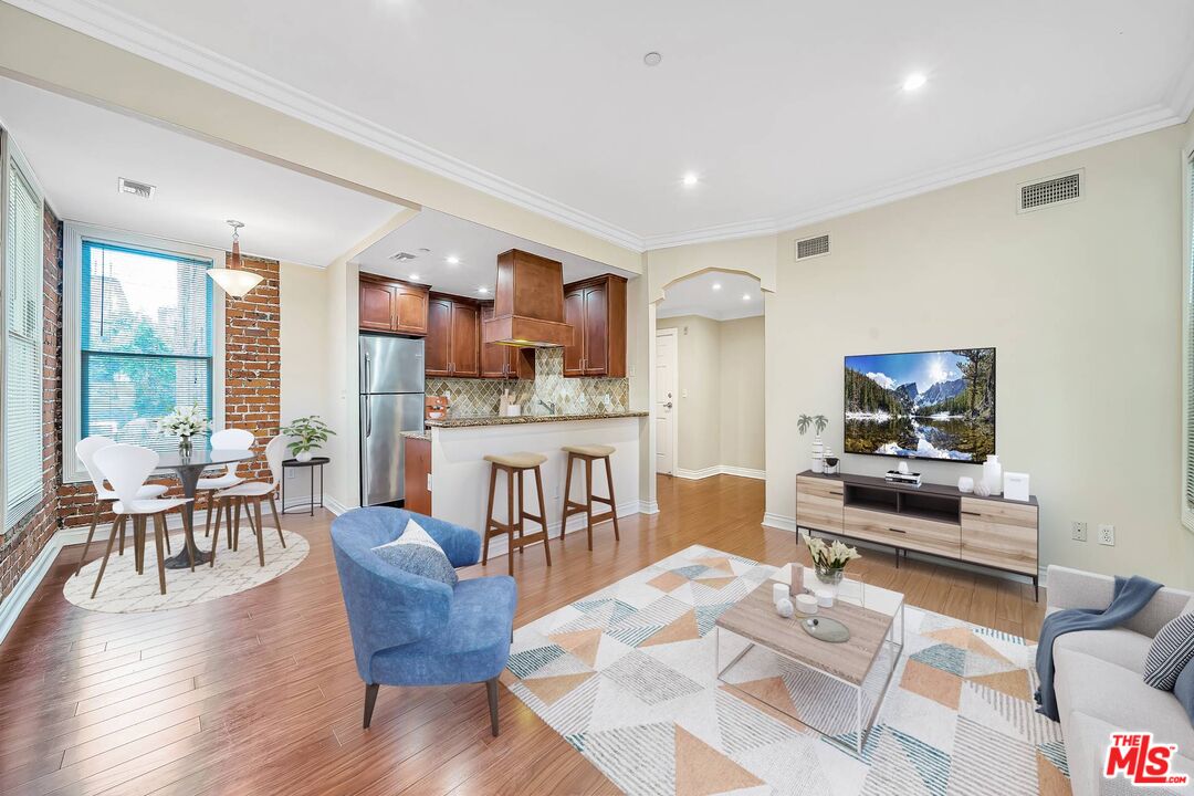 1236 N Flores St Unit: 203
