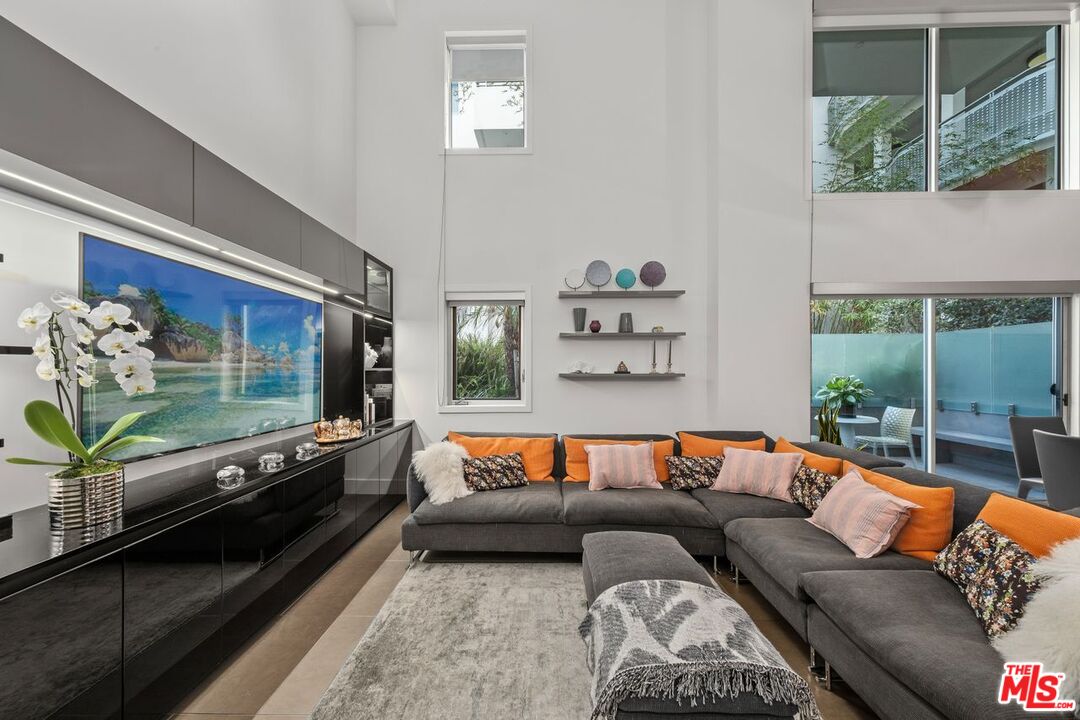 1700 Sawtelle Blvd Unit: 115