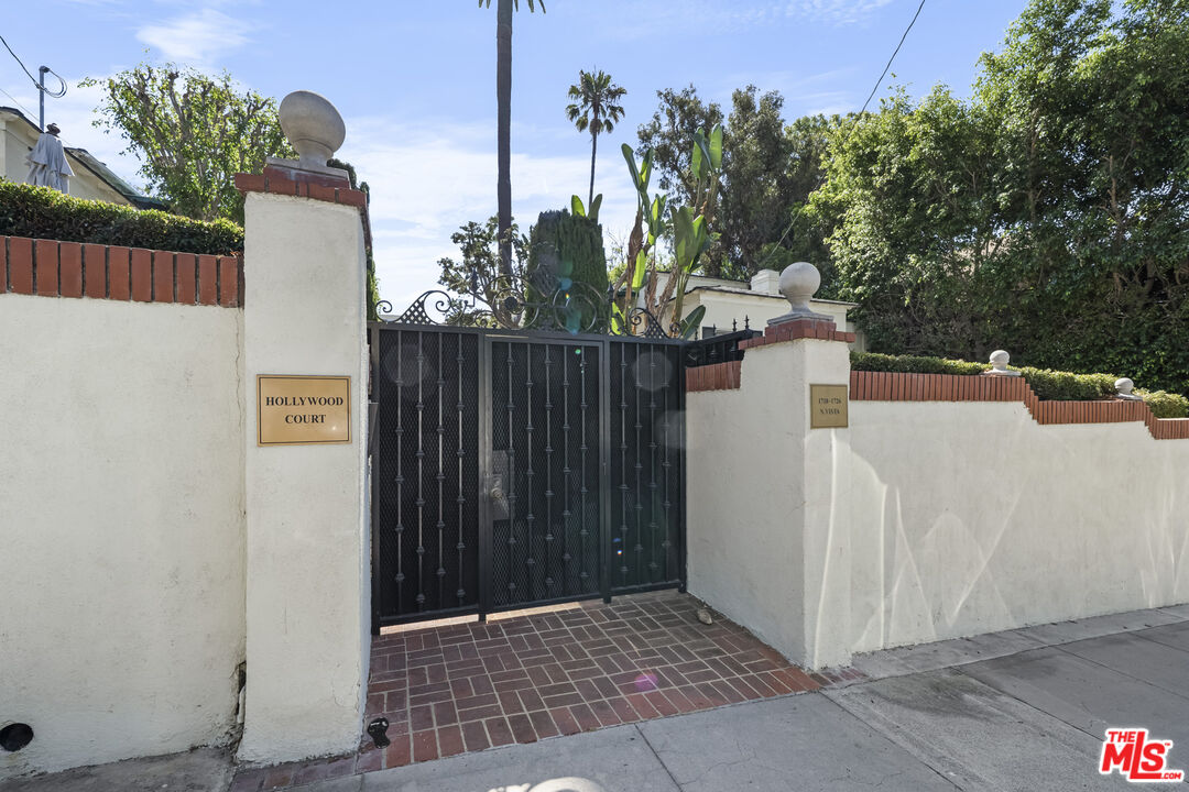 1722 N Vista St