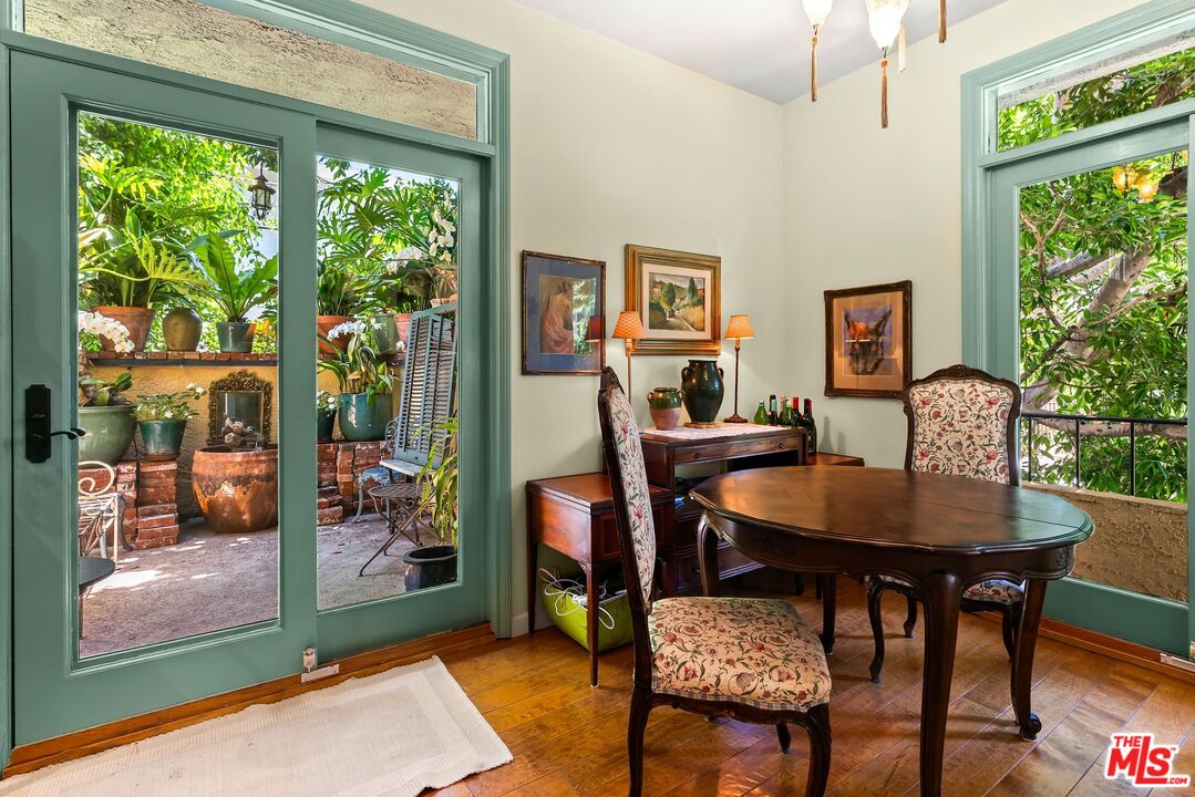800 Westmount Dr Unit: 5