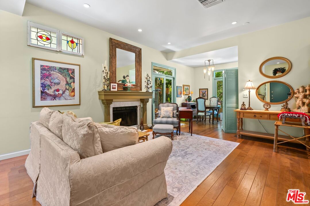800 Westmount Dr Unit: 5