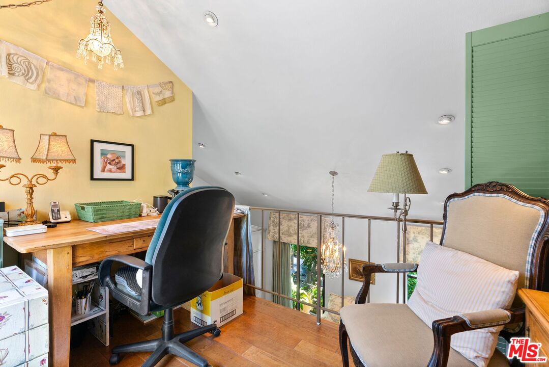 800 Westmount Dr Unit: 5