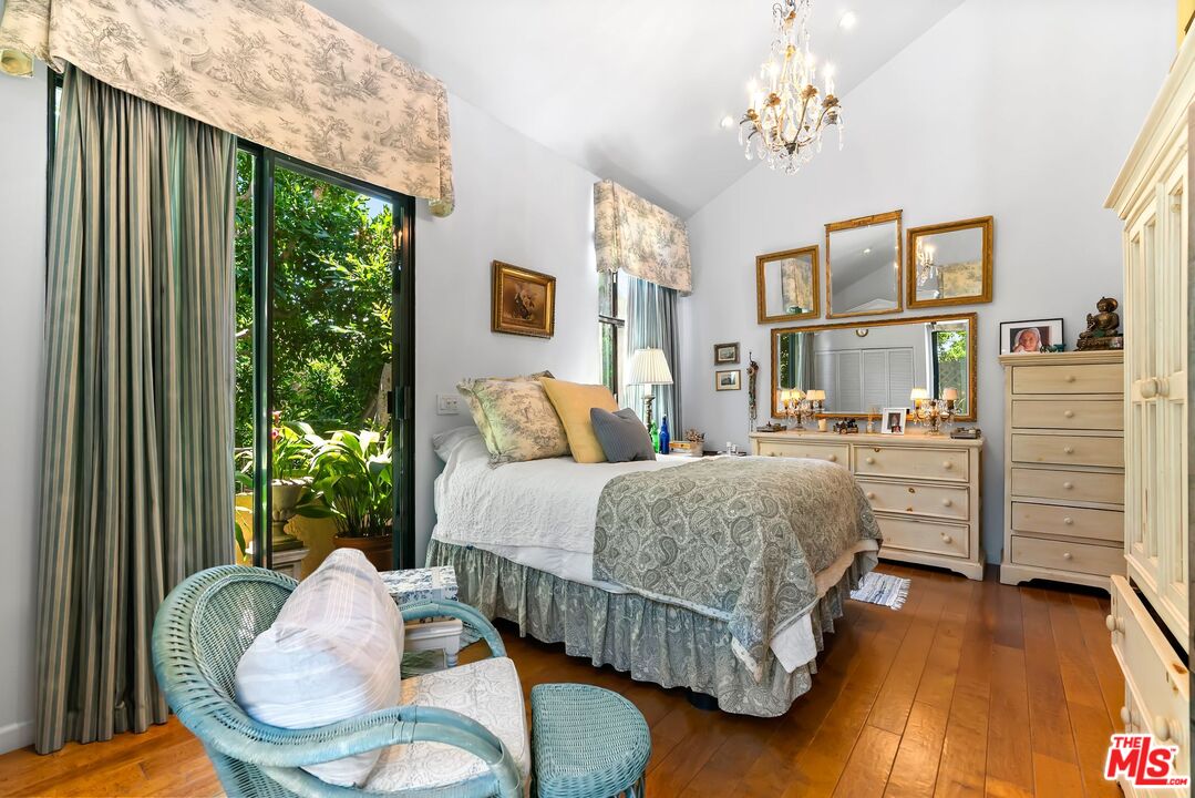 800 Westmount Dr Unit: 5