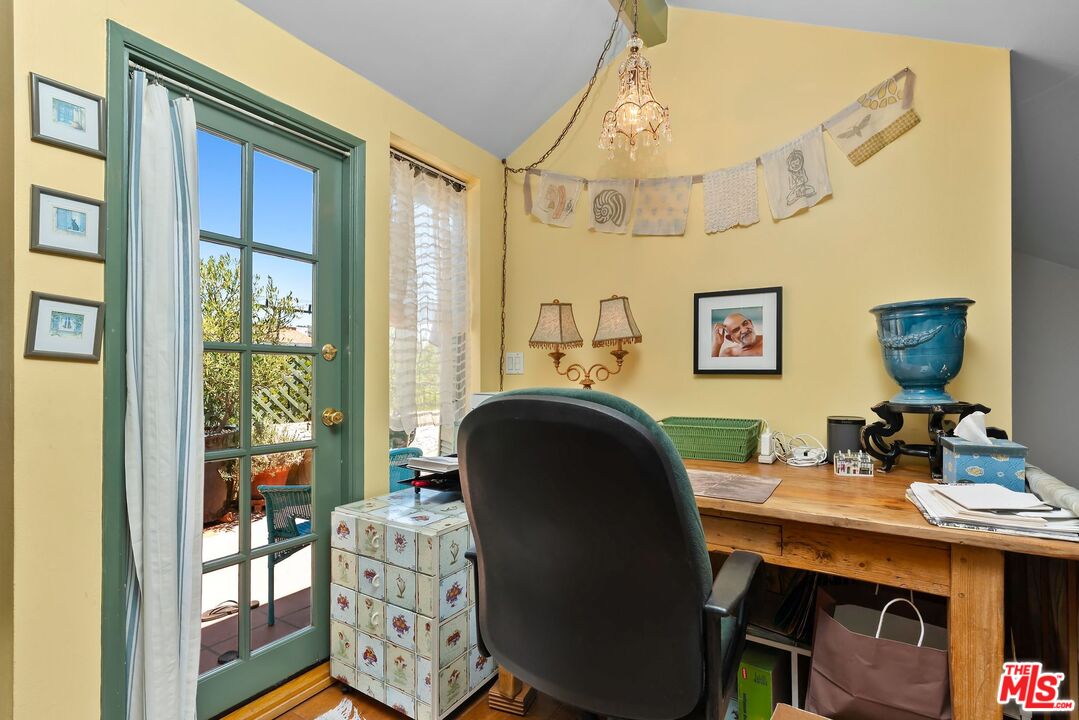 800 Westmount Dr Unit: 5