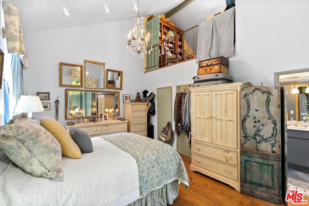 800 Westmount Dr Unit: 5