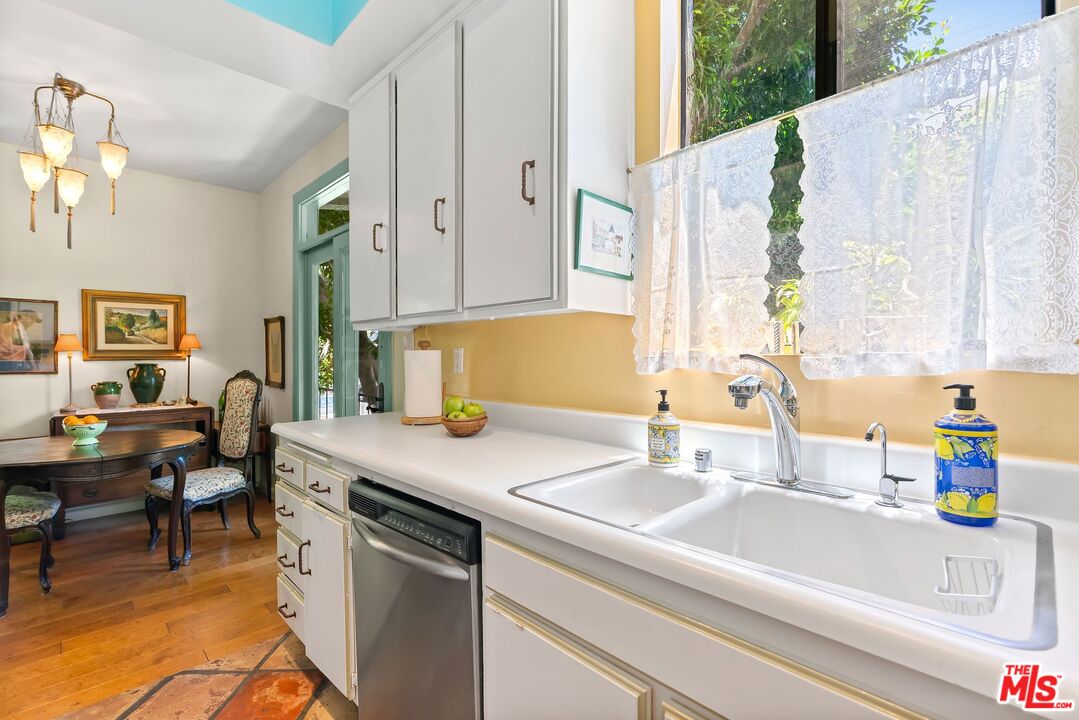 800 Westmount Dr Unit: 5