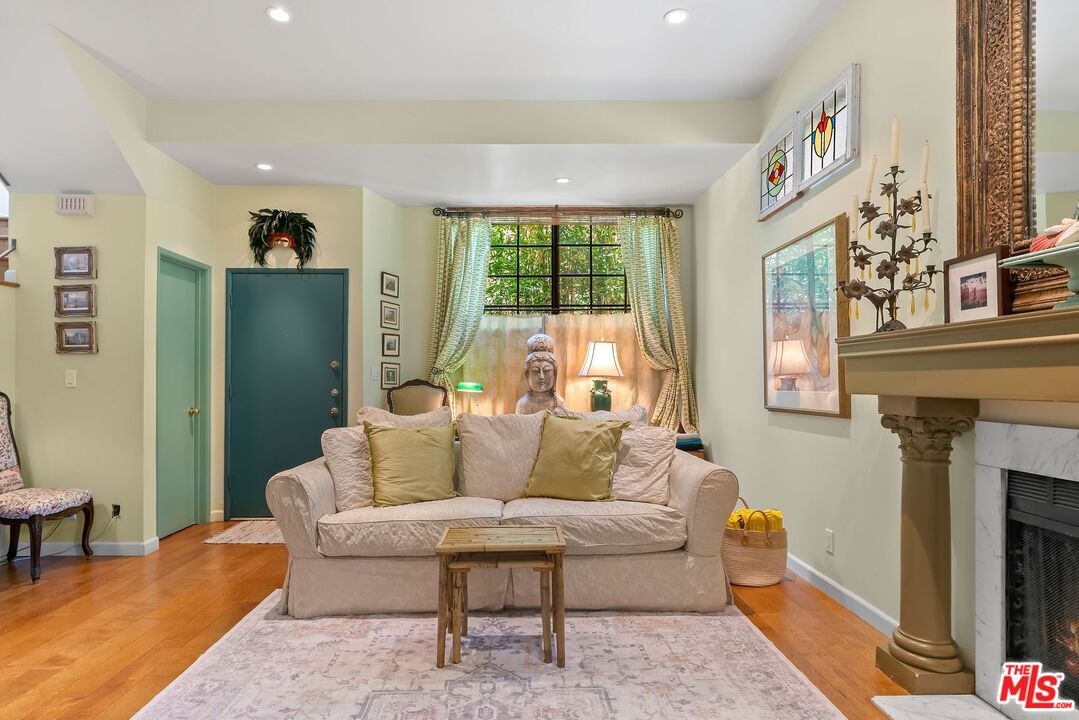 800 Westmount Dr Unit: 5