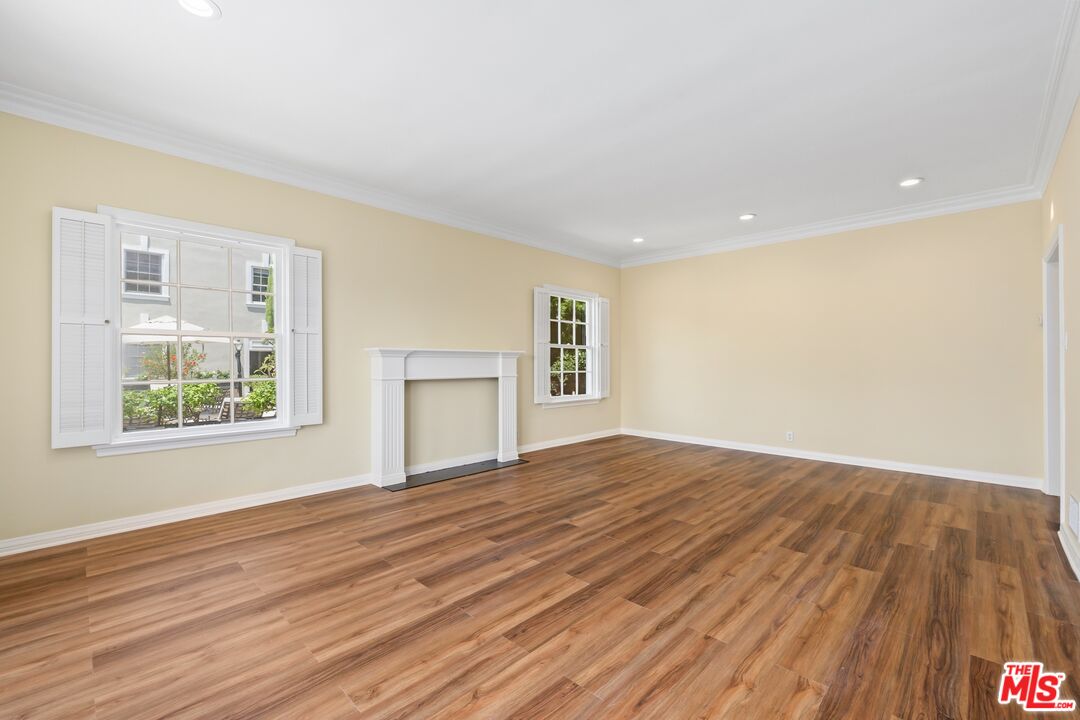 8724 Shoreham Dr Unit: B