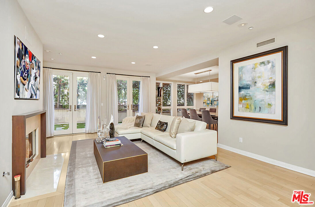 121 N Almont Dr Unit: 103