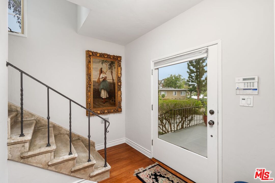 4310 Cedarhurst Cir