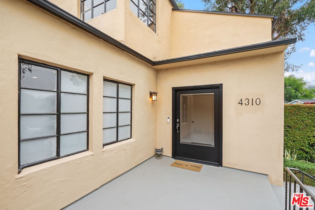 4310 Cedarhurst Cir