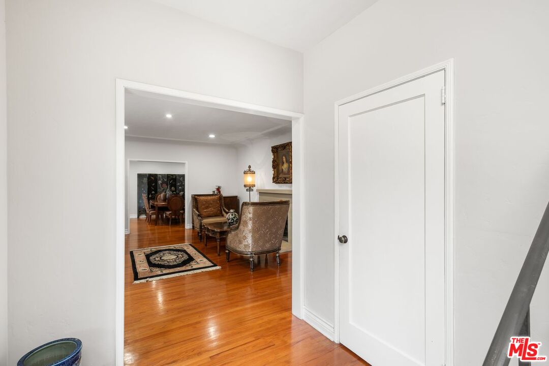 4310 Cedarhurst Cir