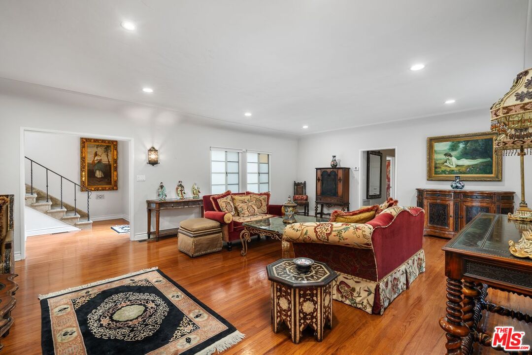 4310 Cedarhurst Cir