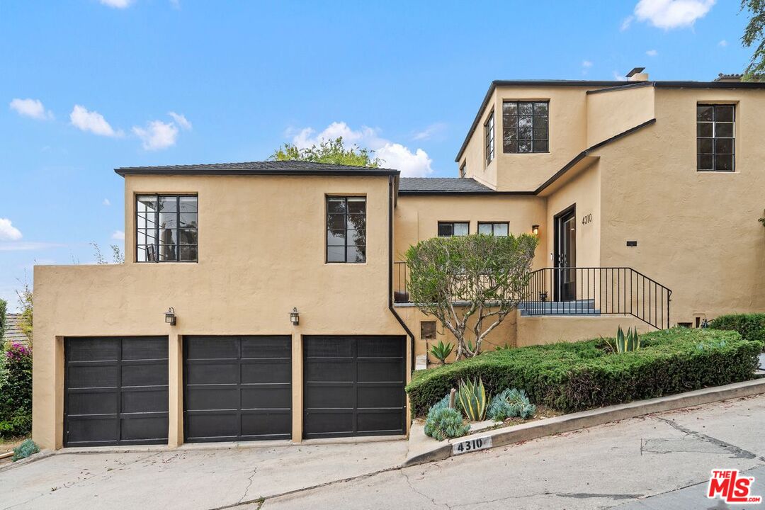 4310 Cedarhurst Cir