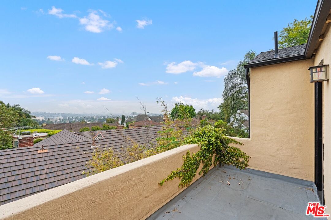 4310 Cedarhurst Cir