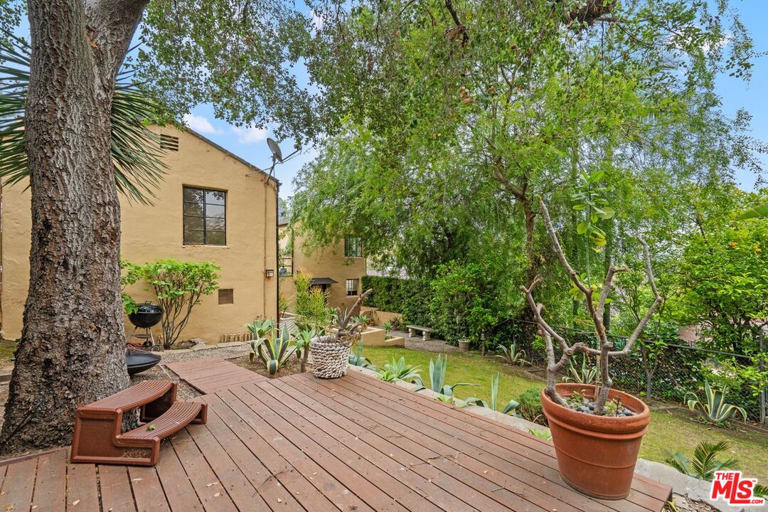 4310 Cedarhurst Cir
