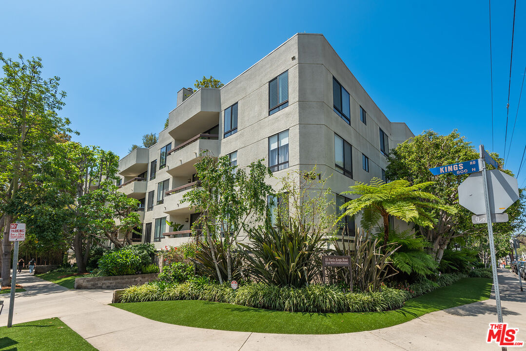 851 N Kings Rd Unit: 207