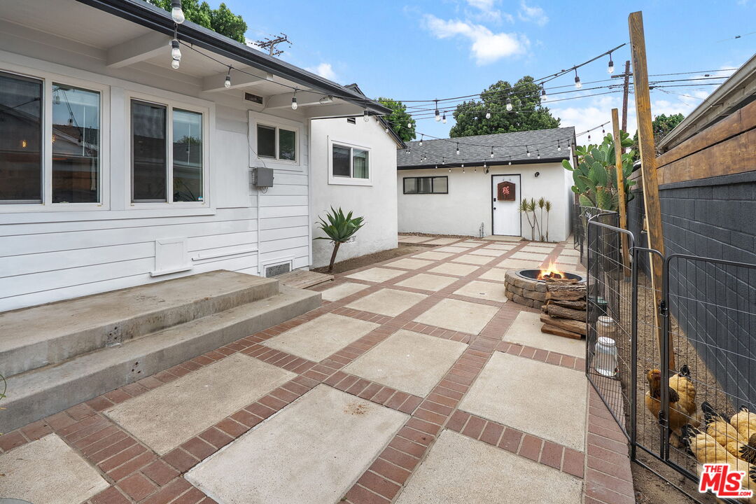 11437 Fairford Ave