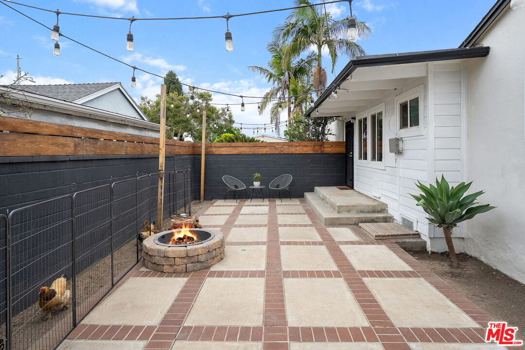 11437 Fairford Ave