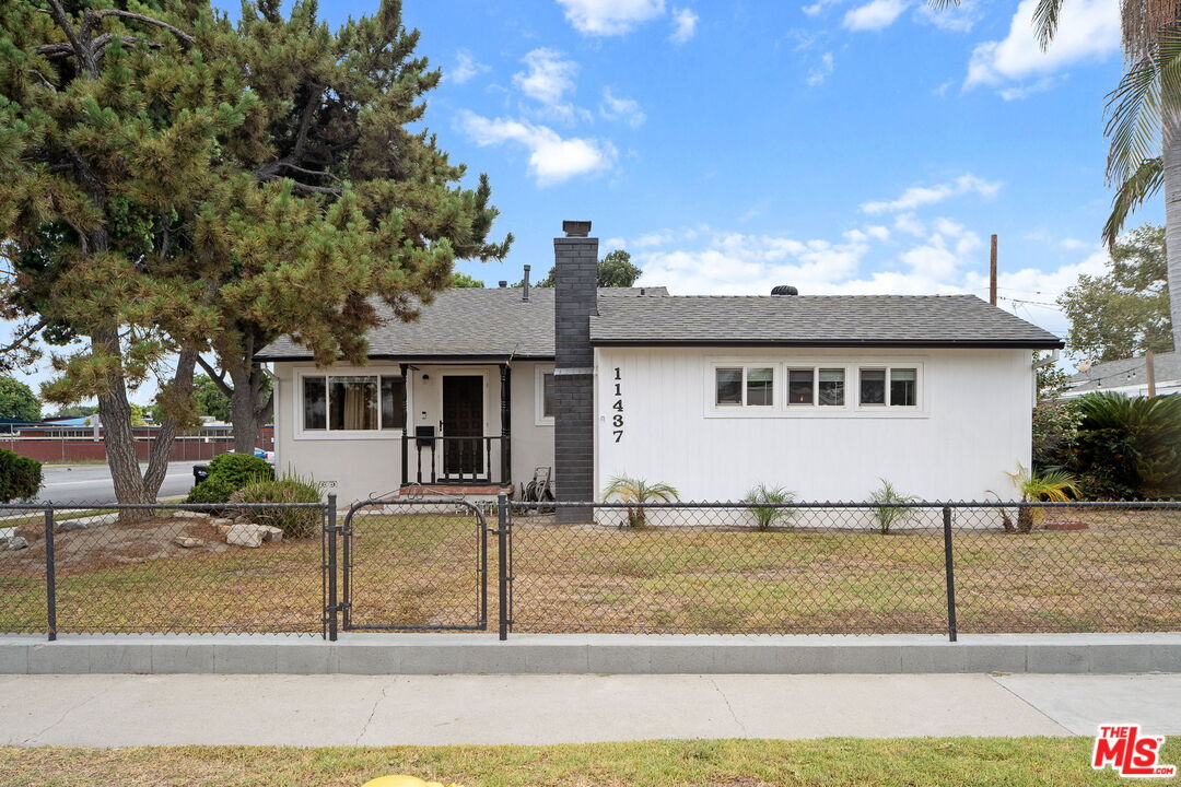 11437 Fairford Ave