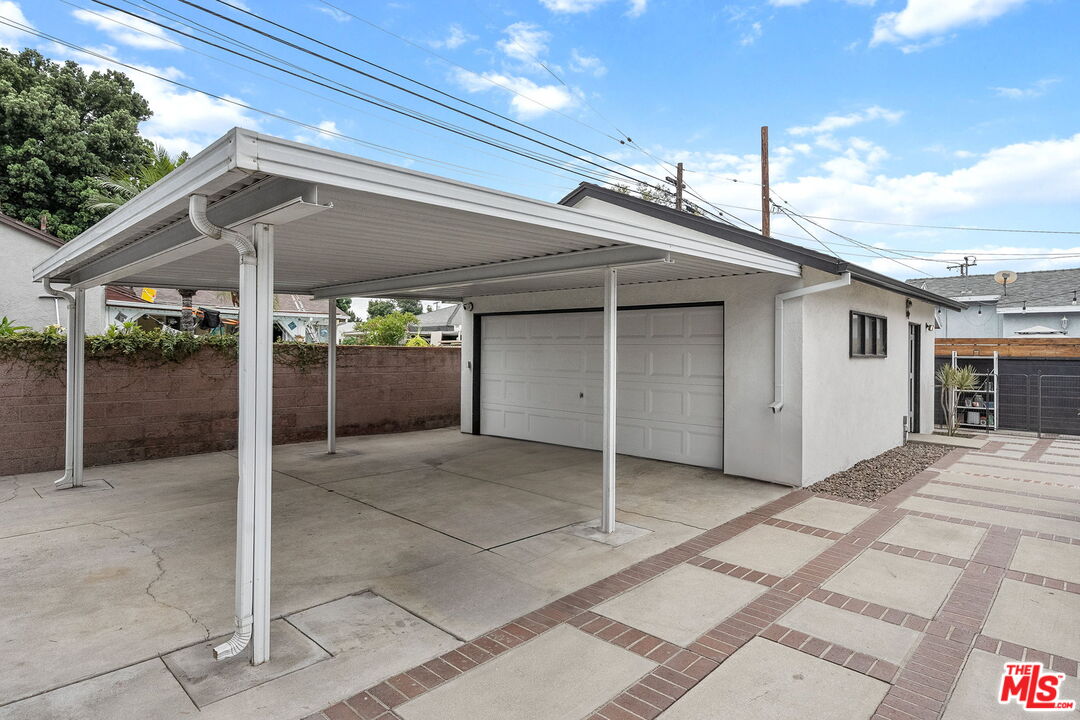 11437 Fairford Ave