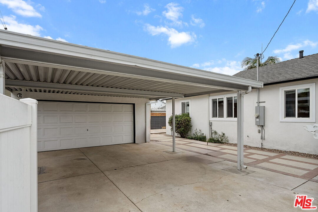 11437 Fairford Ave