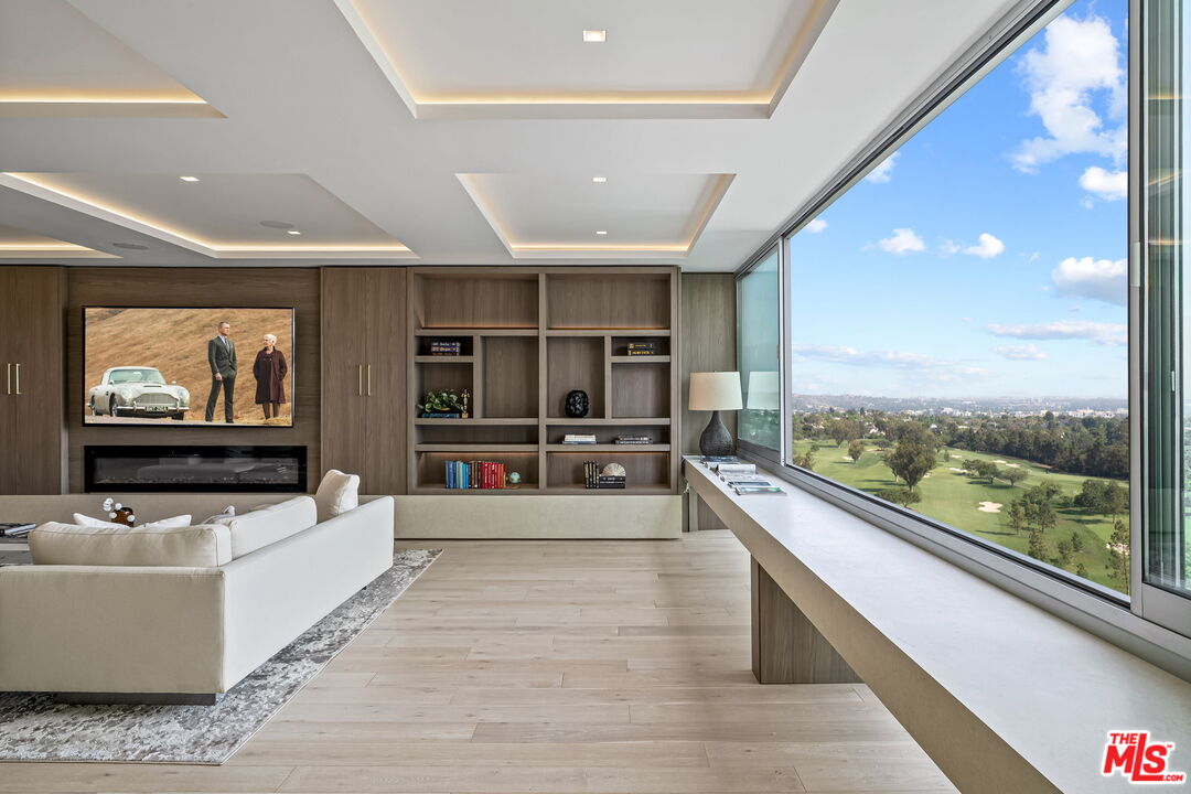 2222 Avenue Of The Stars Unit: 1601