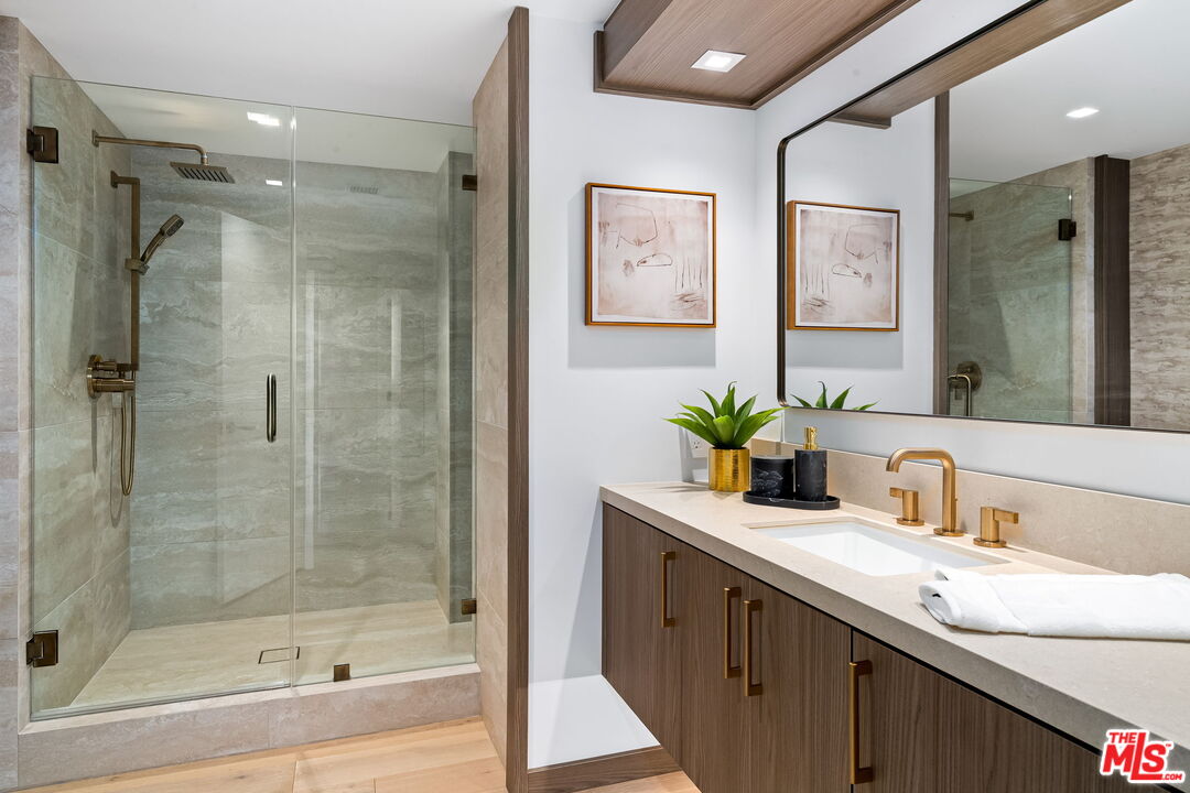 2222 Avenue Of The Stars Unit: 1601