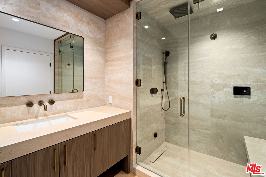 2222 Avenue Of The Stars Unit: 1601