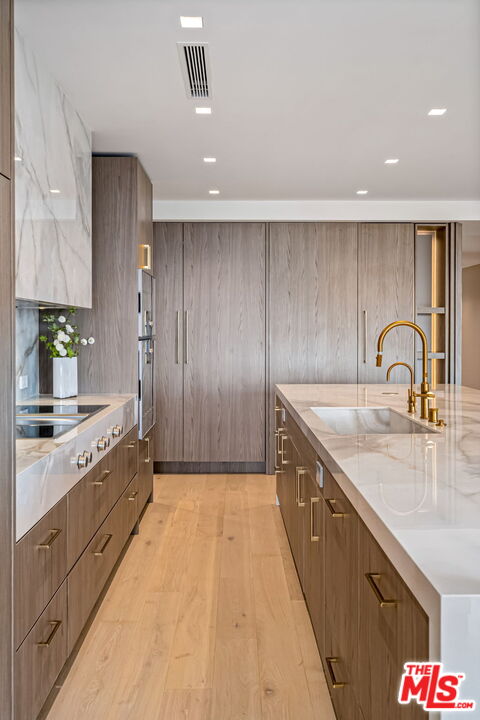 2222 Avenue Of The Stars Unit: 1601
