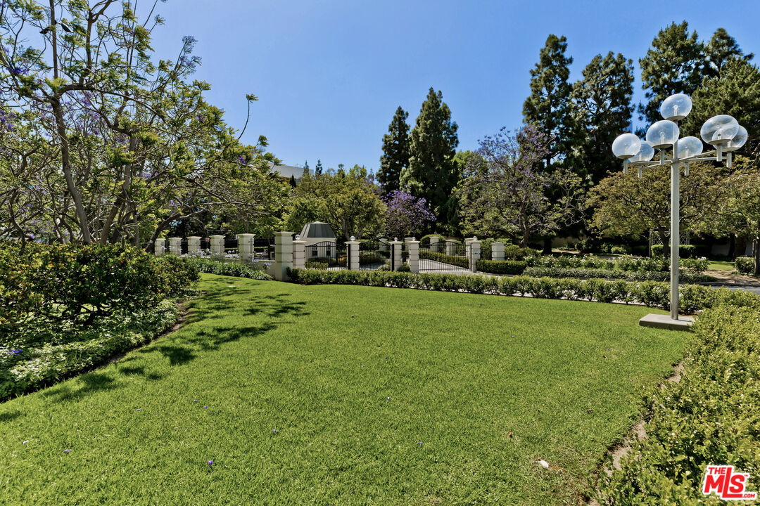 2222 Avenue Of The Stars Unit: 1601