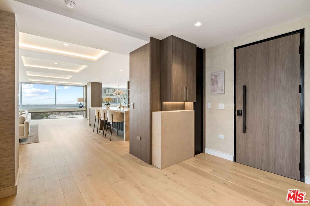 2222 Avenue Of The Stars Unit: 1601