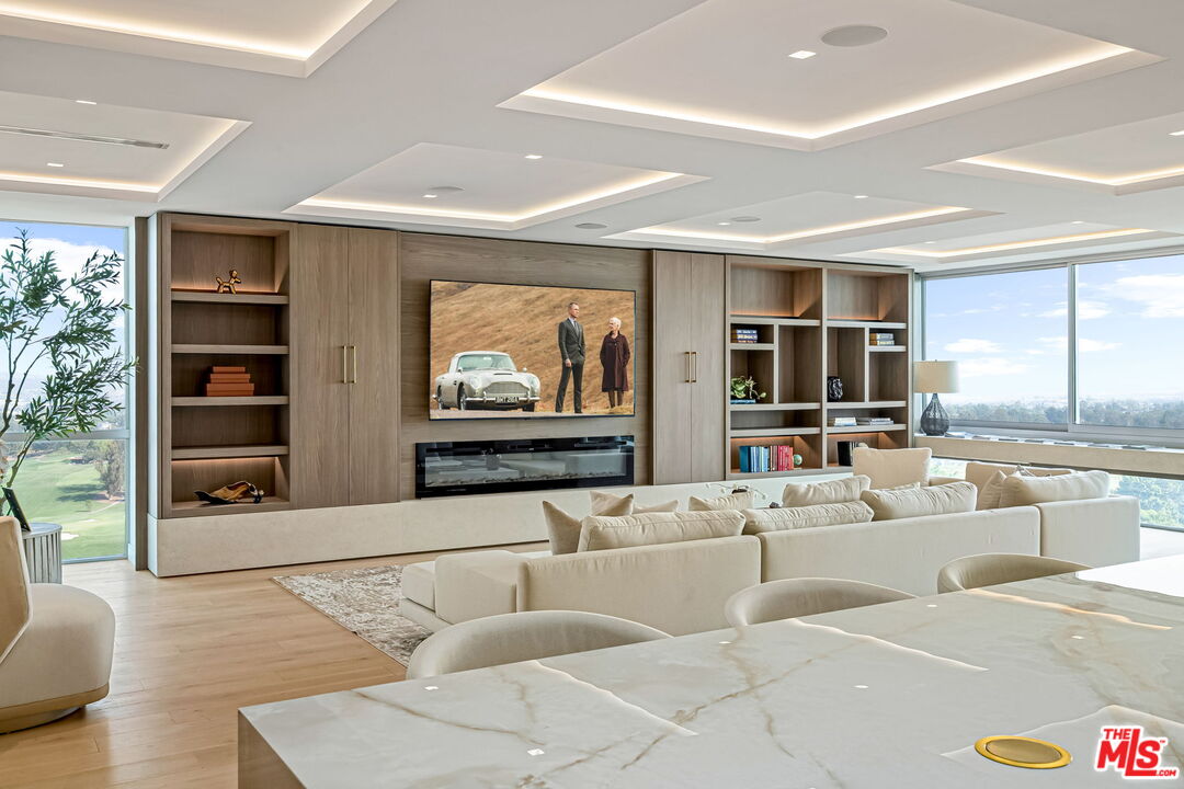 2222 Avenue Of The Stars Unit: 1601