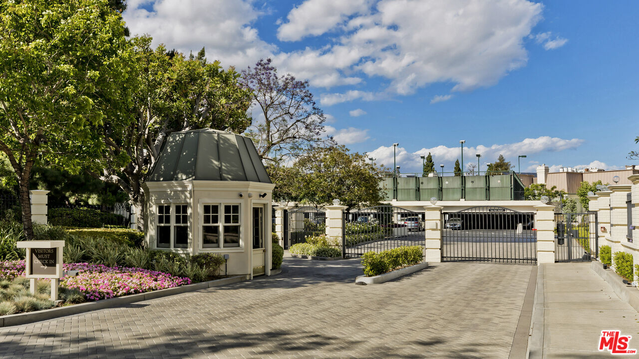 2222 Avenue Of The Stars Unit: 1601