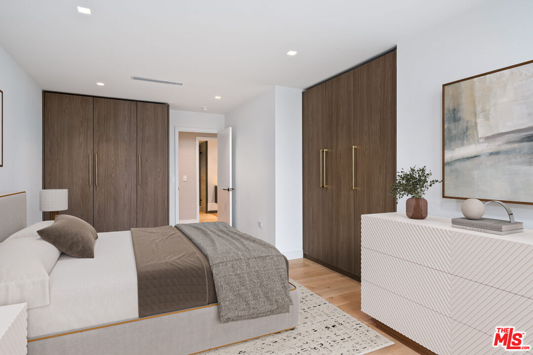 2222 Avenue Of The Stars Unit: 1601