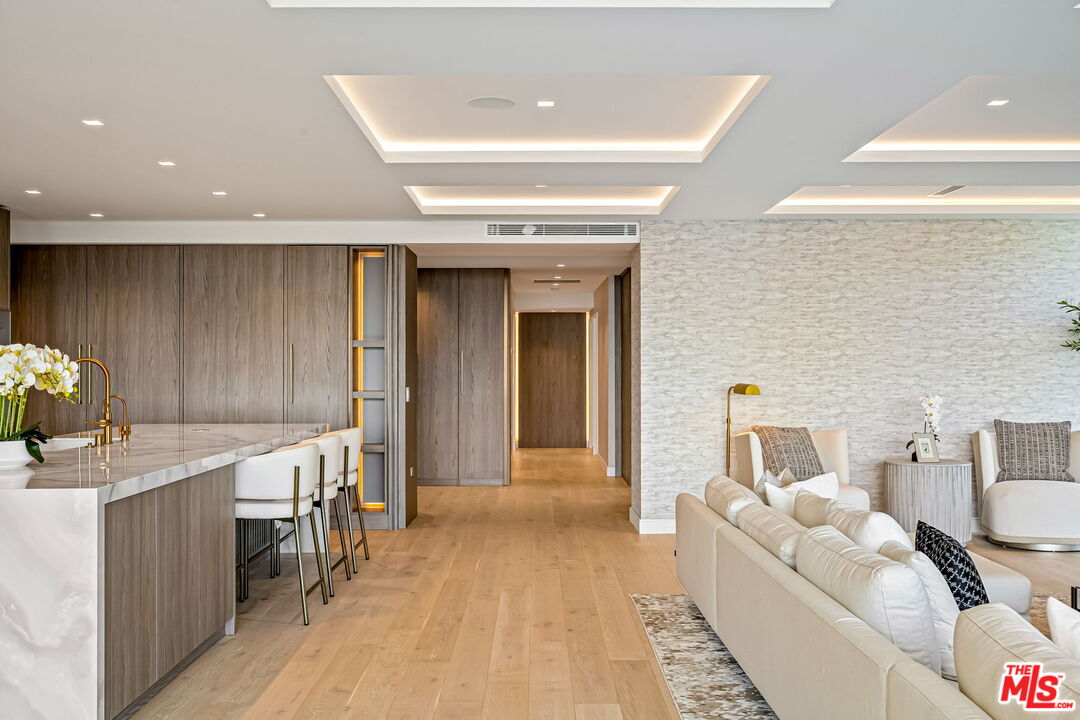 2222 Avenue Of The Stars Unit: 1601