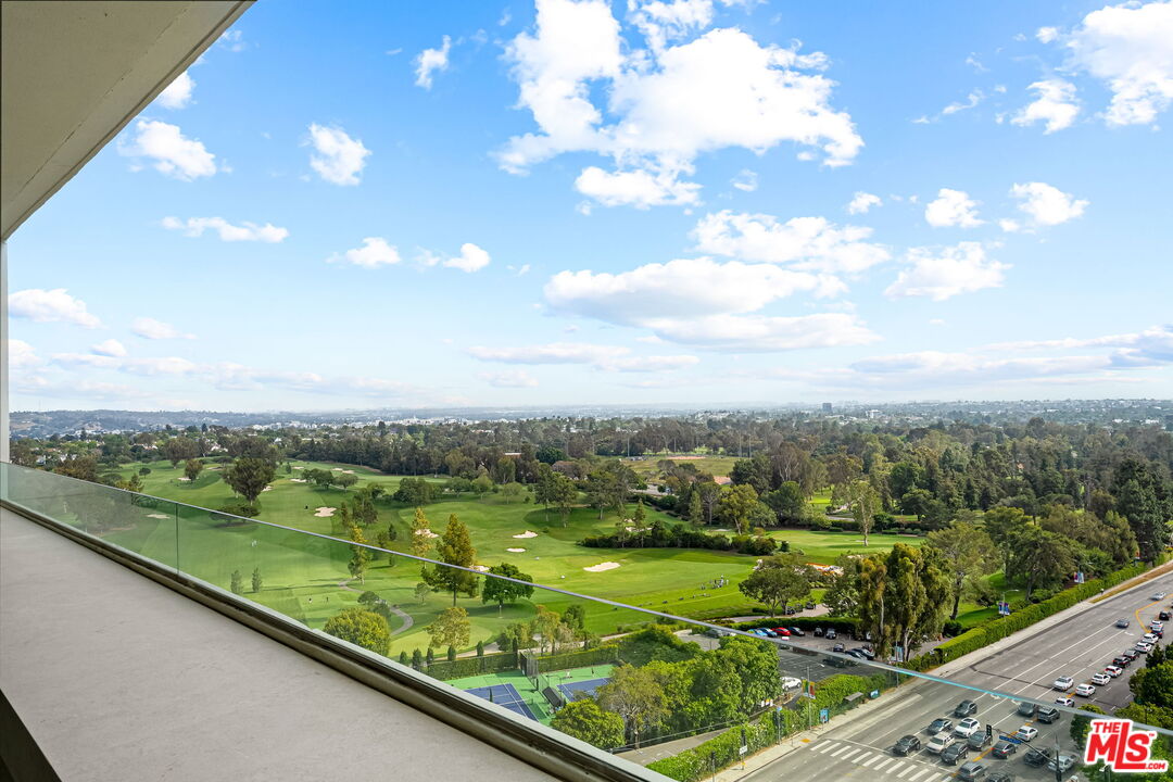 2222 Avenue Of The Stars Unit: 1601