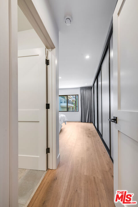 439 N Doheny Dr Unit: 204