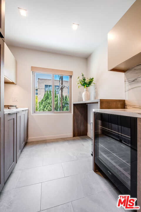 439 N Doheny Dr Unit: 204