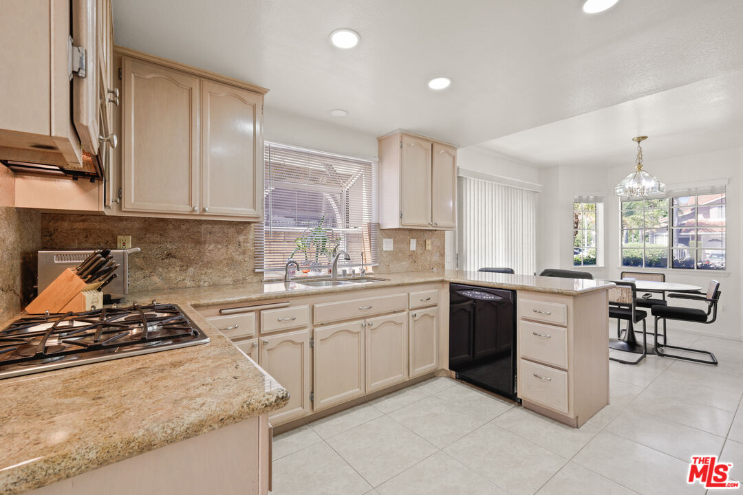 12119 Falcon Crest Way