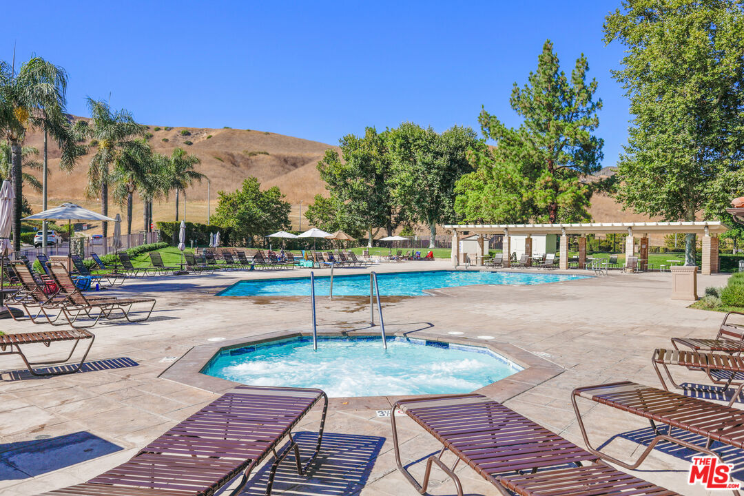 12119 Falcon Crest Way