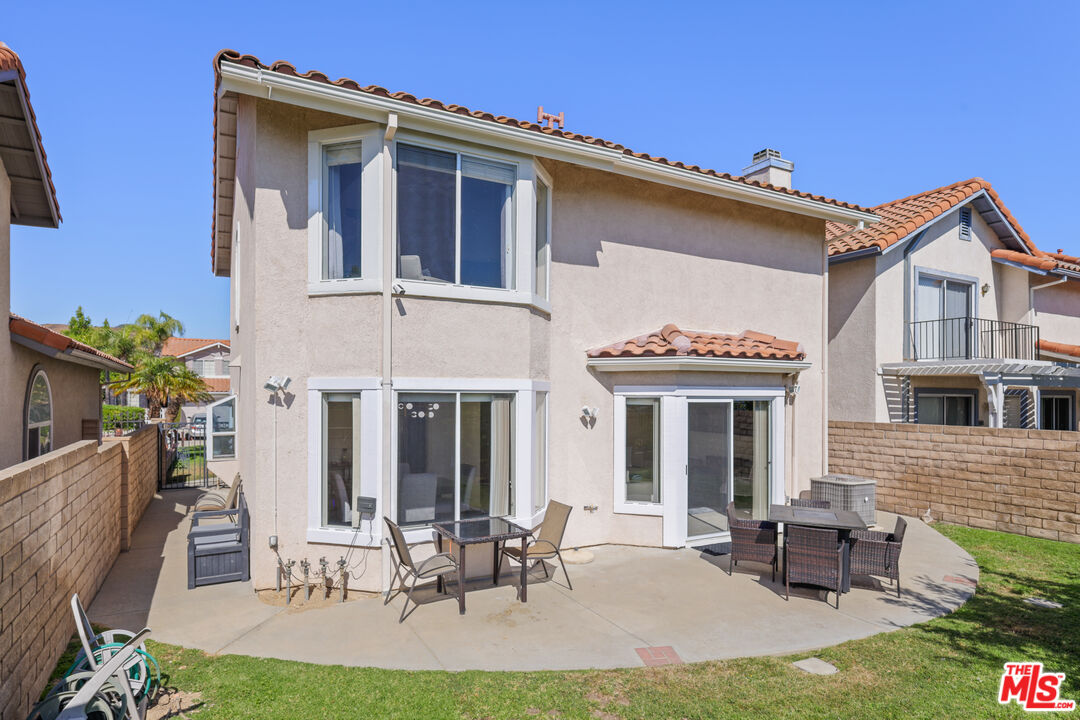 12119 Falcon Crest Way
