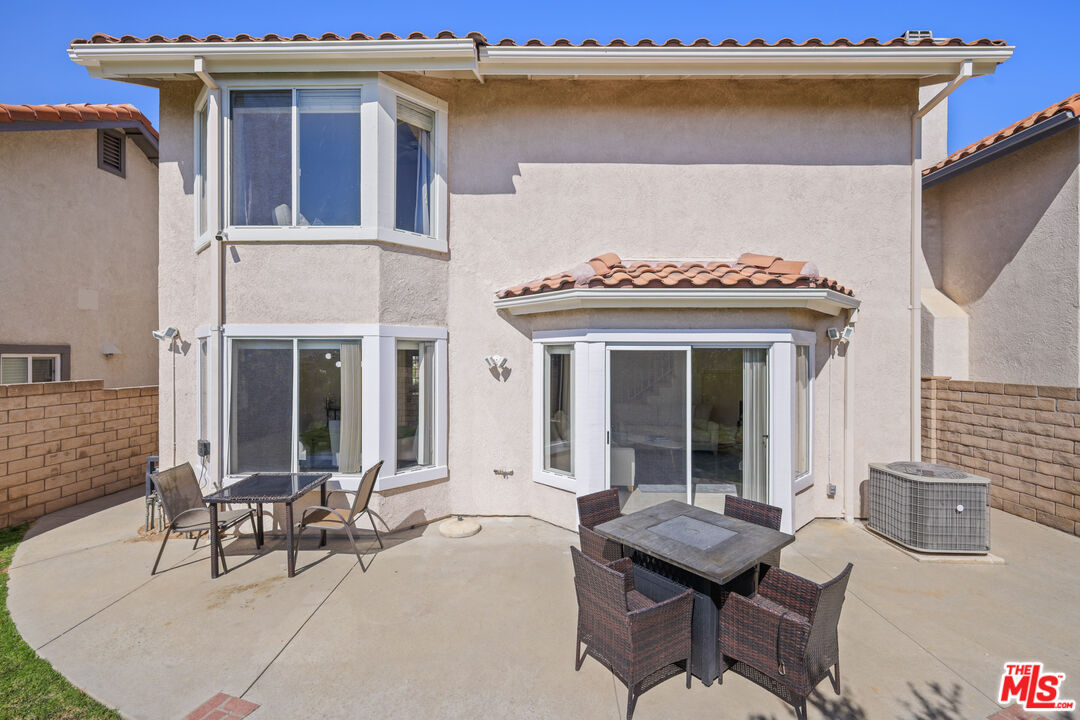 12119 Falcon Crest Way