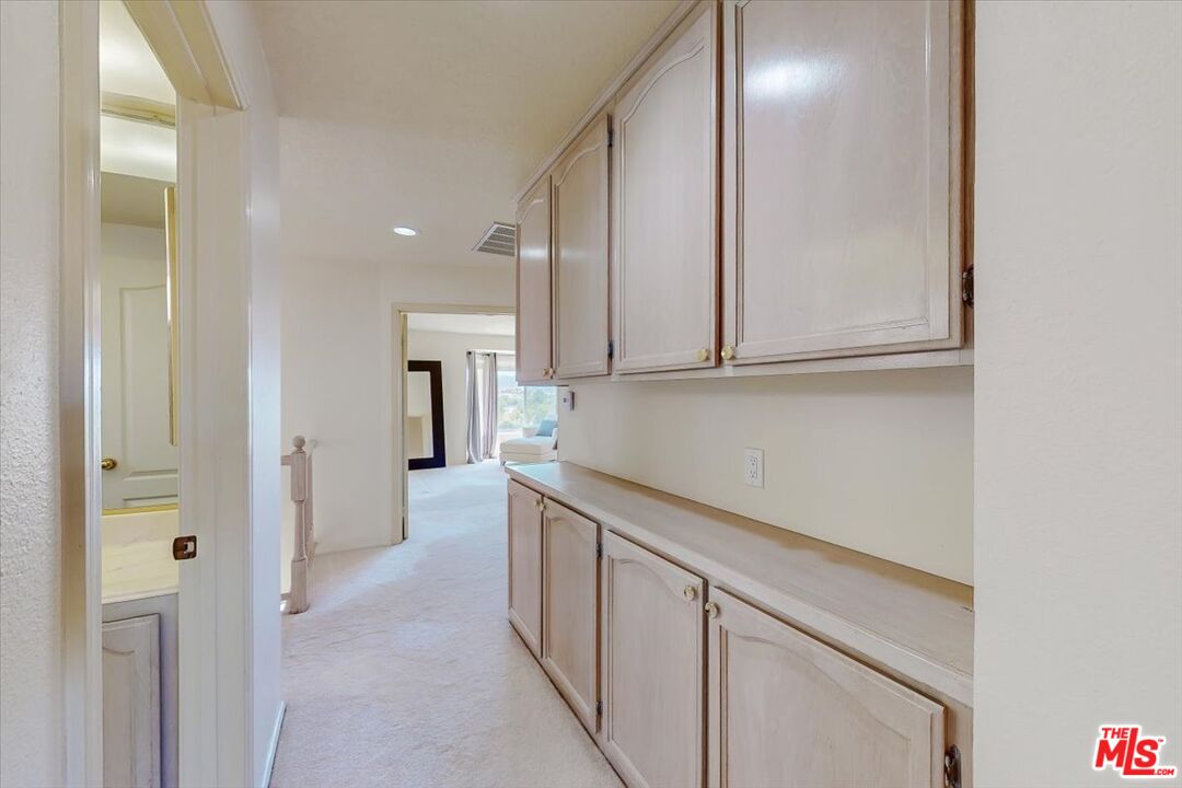 12119 Falcon Crest Way