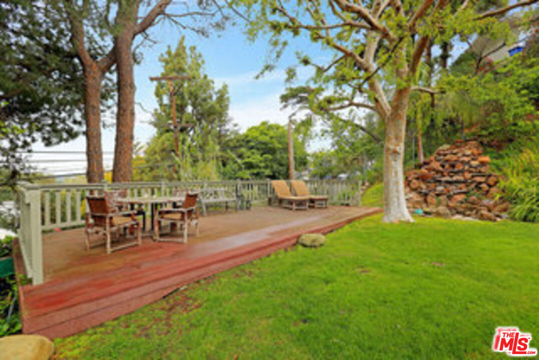 8049 Briar Summit Dr