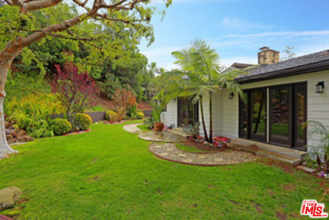 8049 Briar Summit Dr