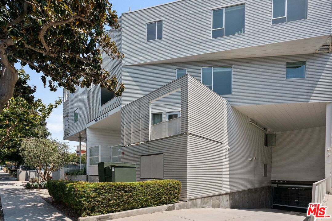 1030 N Kings Rd Unit: 306